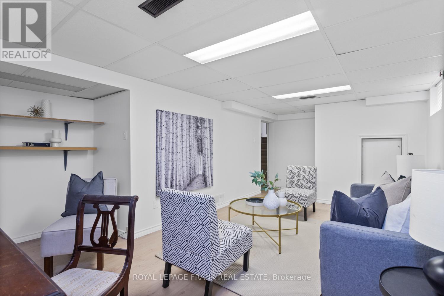 












1026 BEAUFORT AVENUE

,
Oshawa (Eastdale),




Ontario
L1G1G6

