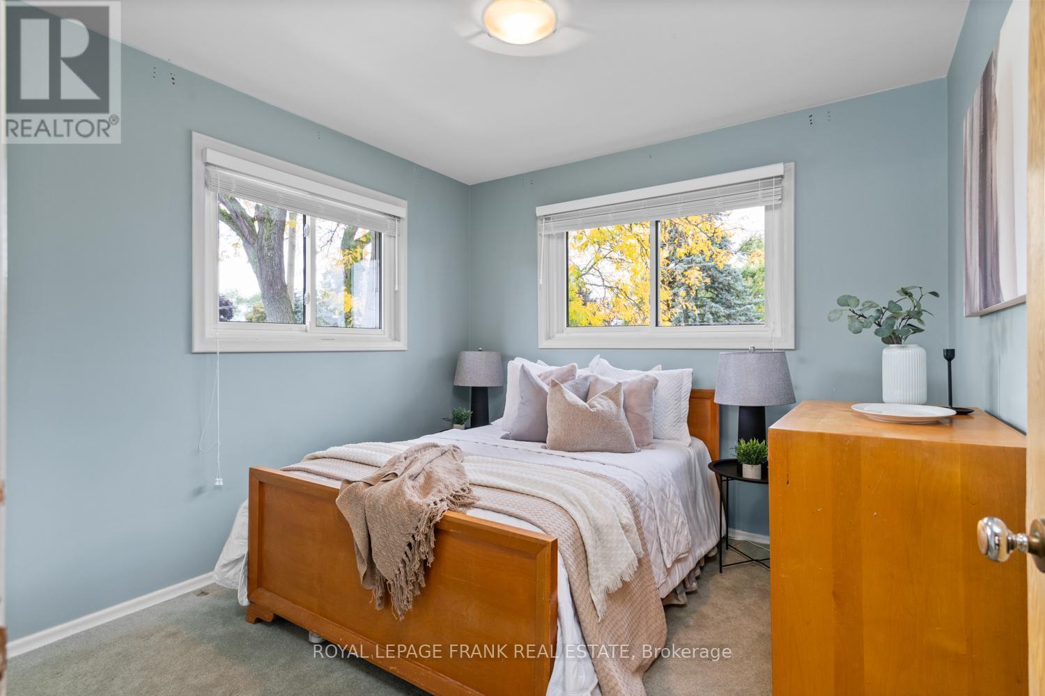 












1026 BEAUFORT AVENUE

,
Oshawa (Eastdale),




Ontario
L1G1G6

