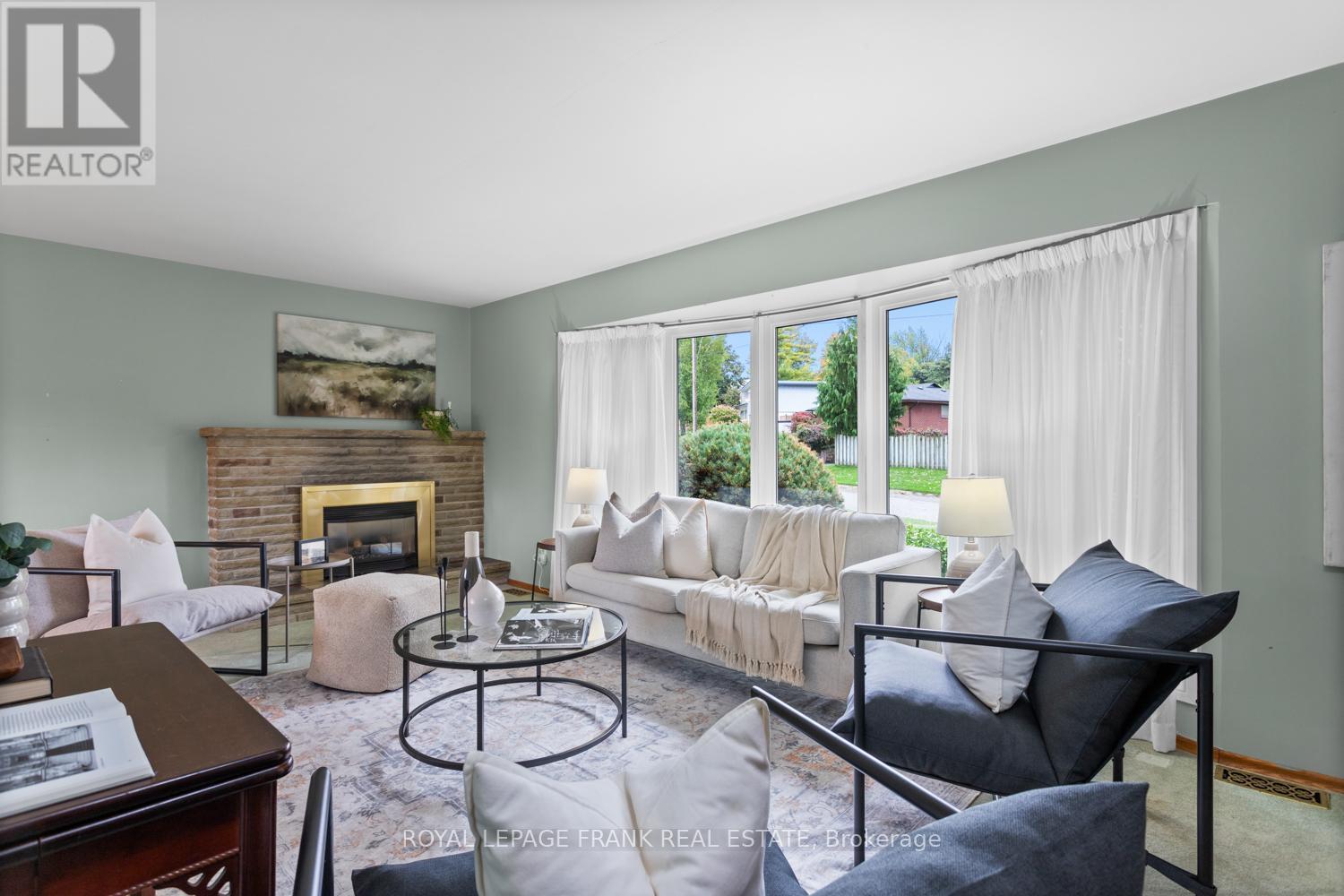 












1026 BEAUFORT AVENUE

,
Oshawa (Eastdale),




Ontario
L1G1G6

