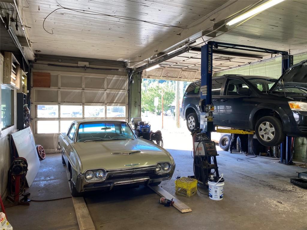 









1501


COLUMBIA

Avenue,
Castlegar,




BC
V1N 1H8

