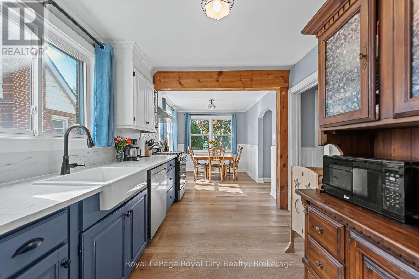 












15 DUDHOPE AVENUE

,
Cambridge,




Ontario
N1R4T2

