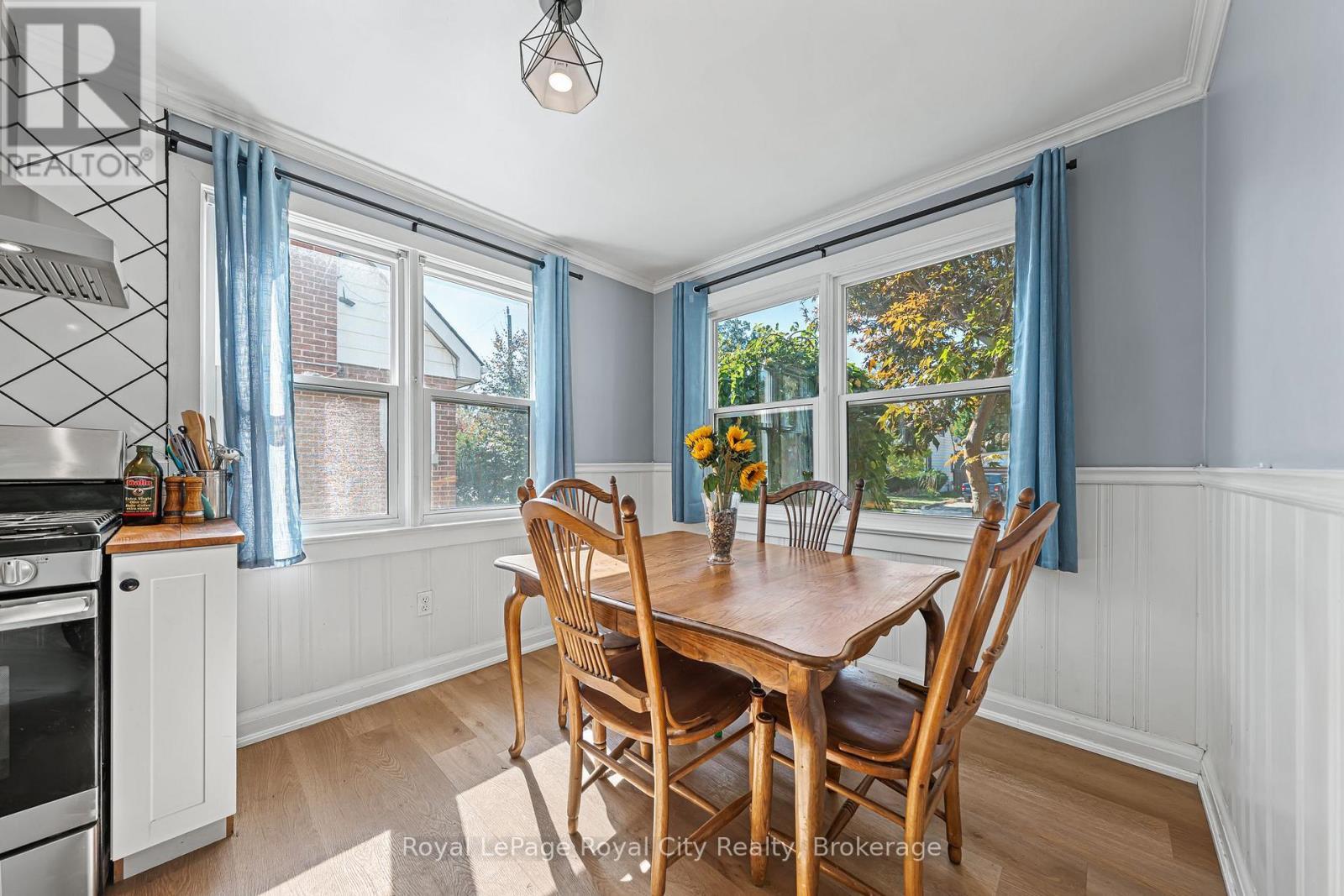 












15 DUDHOPE AVENUE

,
Cambridge,




Ontario
N1R4T2

