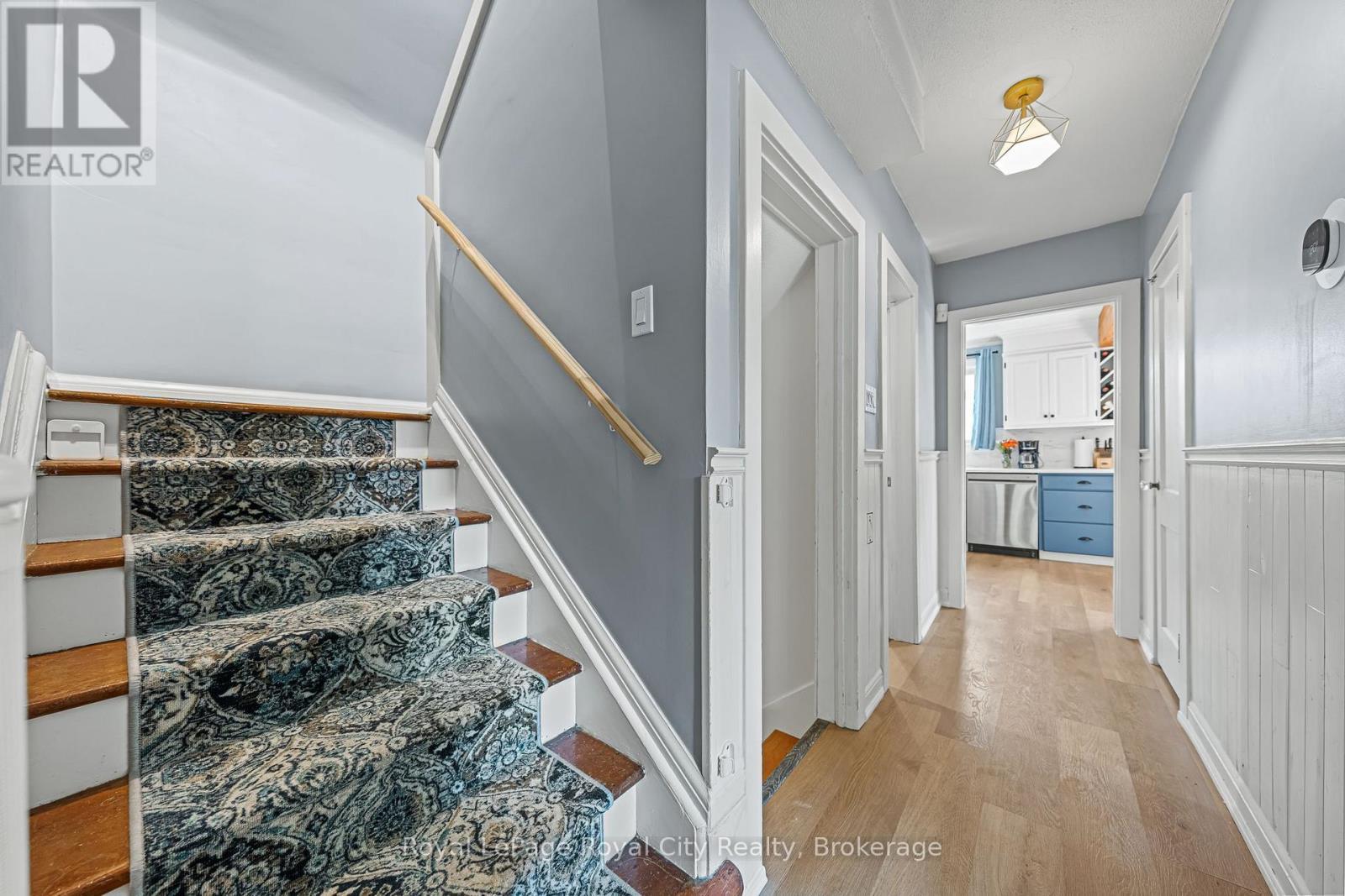 












15 DUDHOPE AVENUE

,
Cambridge,




Ontario
N1R4T2

