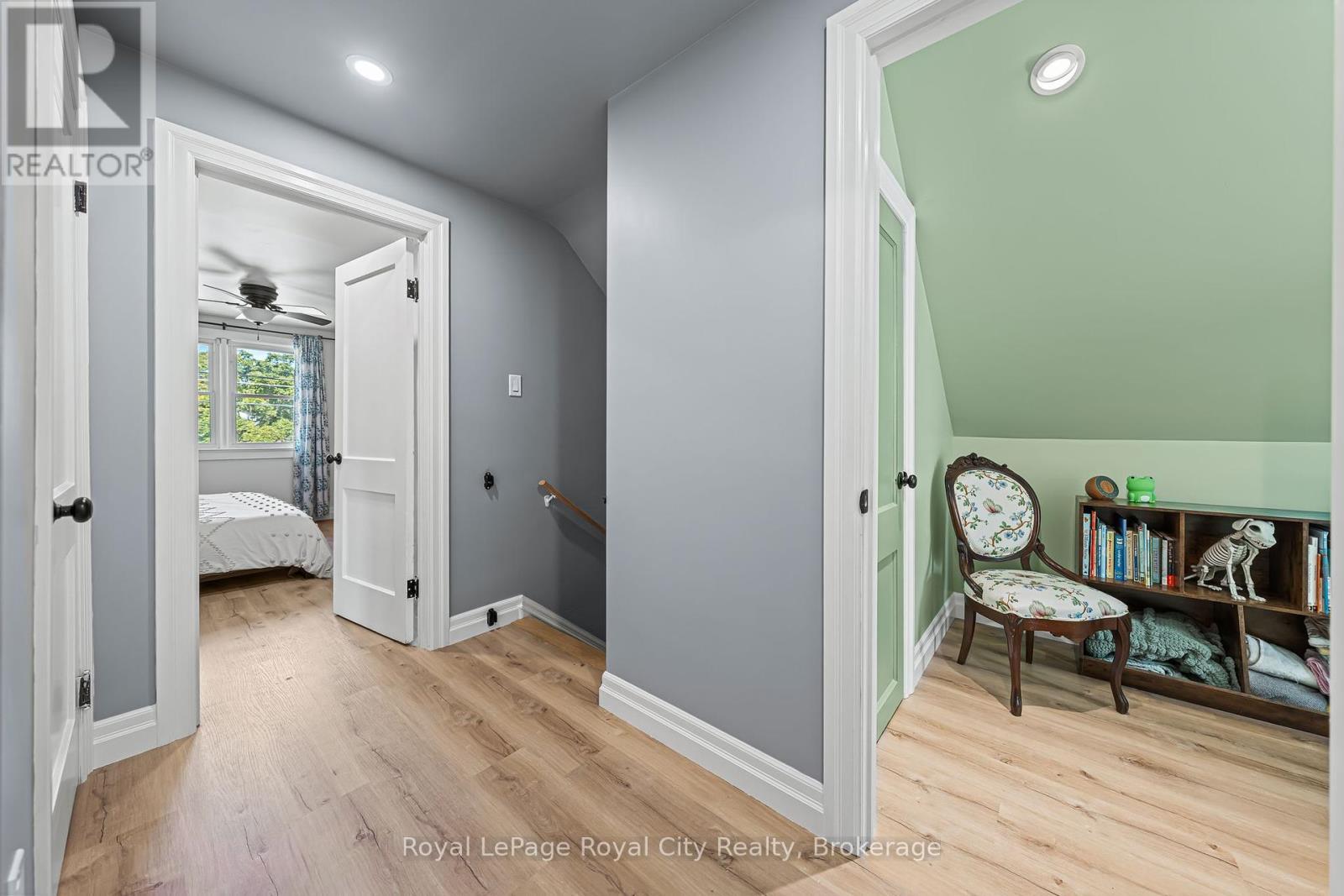 












15 DUDHOPE AVENUE

,
Cambridge,




Ontario
N1R4T2

