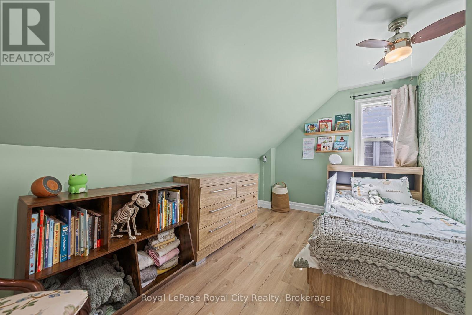 












15 DUDHOPE AVENUE

,
Cambridge,




Ontario
N1R4T2

