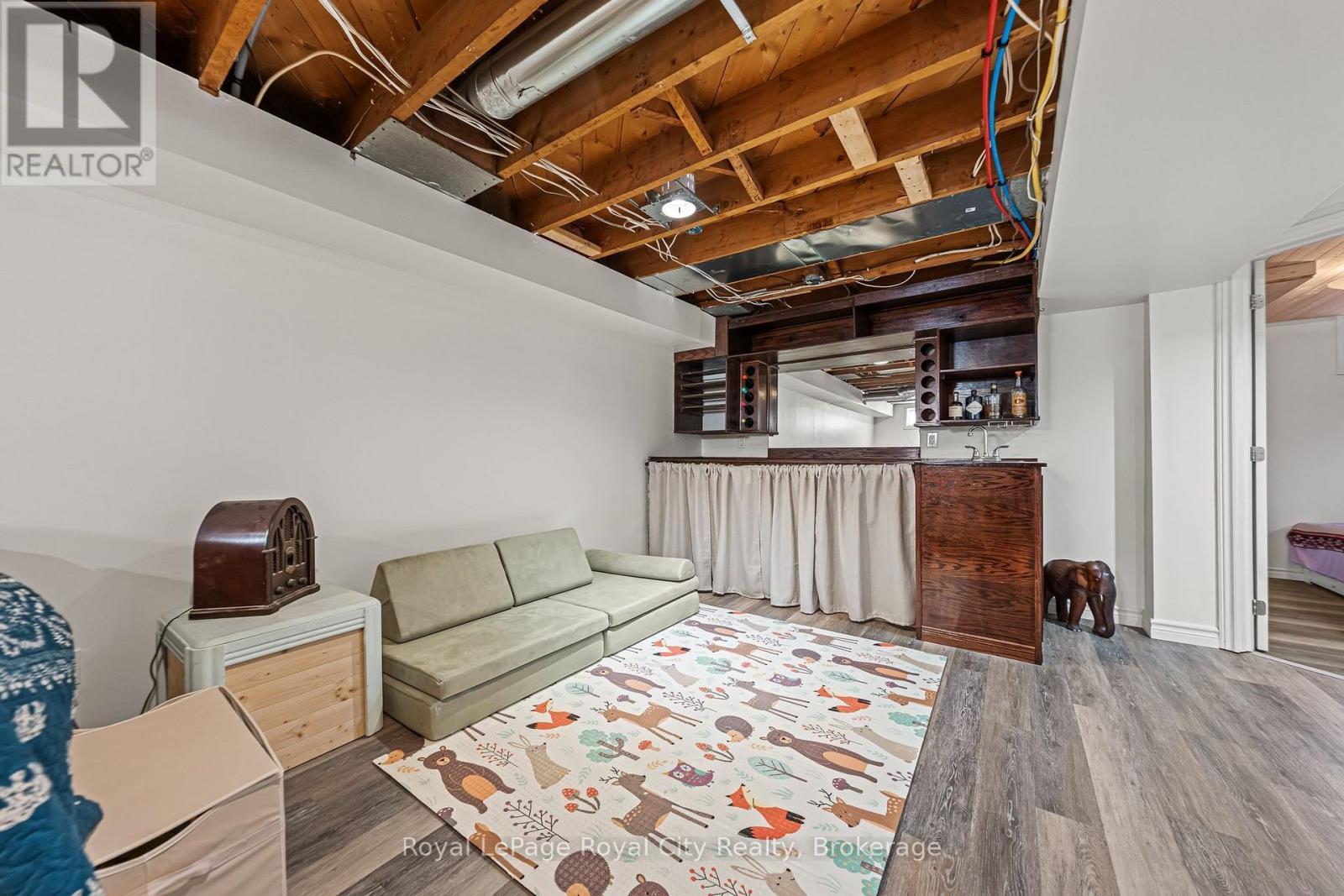 












15 DUDHOPE AVENUE

,
Cambridge,




Ontario
N1R4T2

