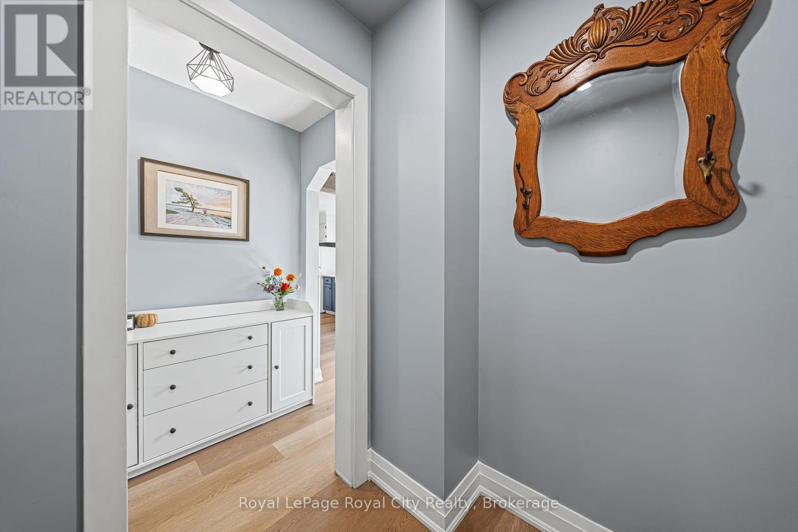 












15 DUDHOPE AVENUE

,
Cambridge,




Ontario
N1R4T2

