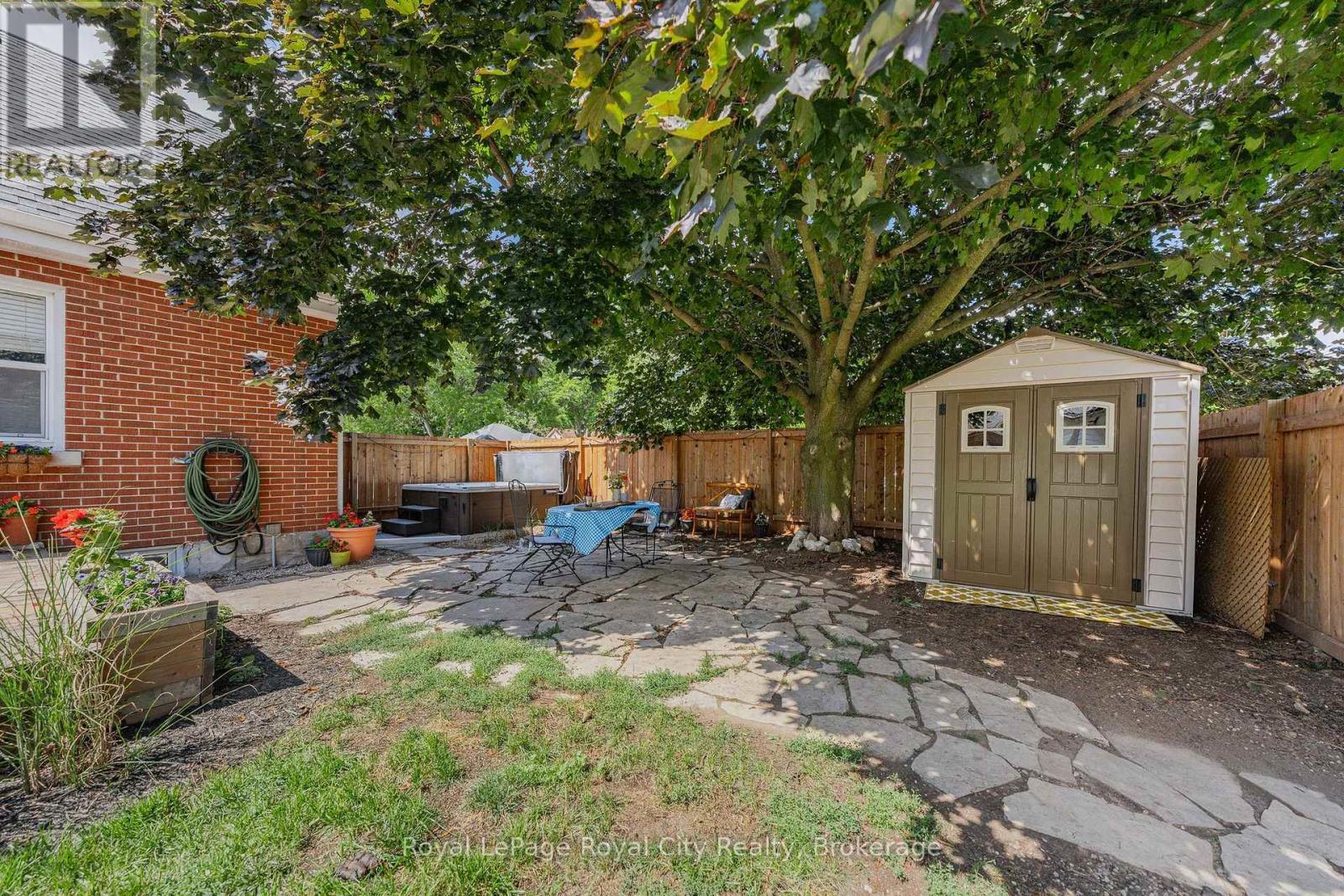 












15 DUDHOPE AVENUE

,
Cambridge,




Ontario
N1R4T2

