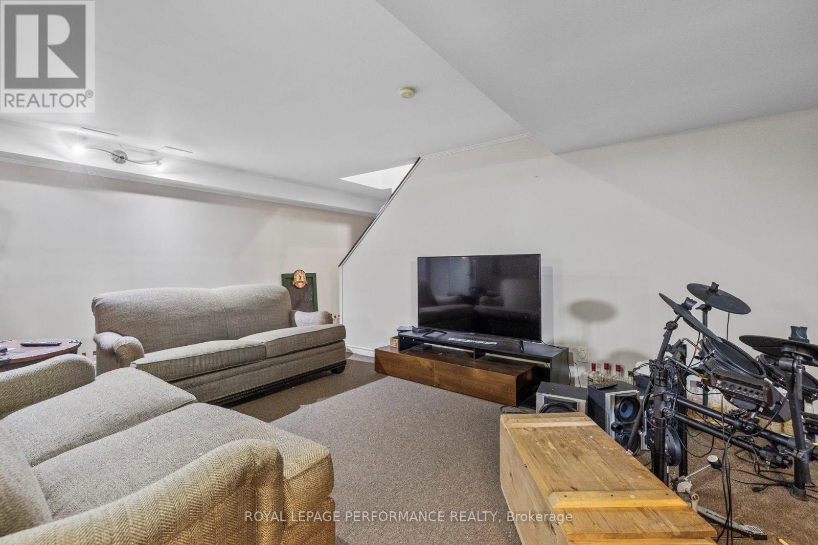 












2150 COUNTY RD 14 ROAD

,
Hawkesbury,




Ontario
K0B1B0

