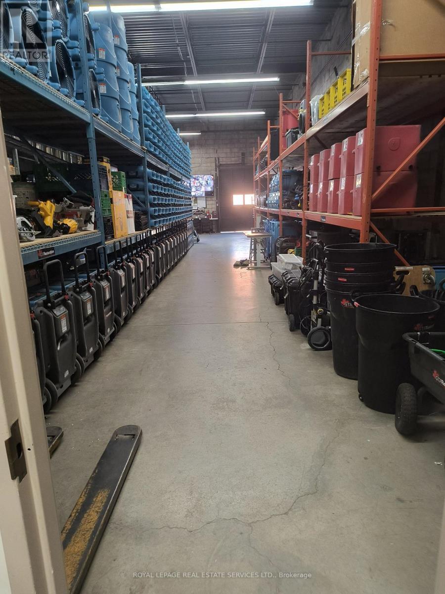 












3 - 12 UPJOHN ROAD

,
Toronto,




Ontario
M3B2V9

