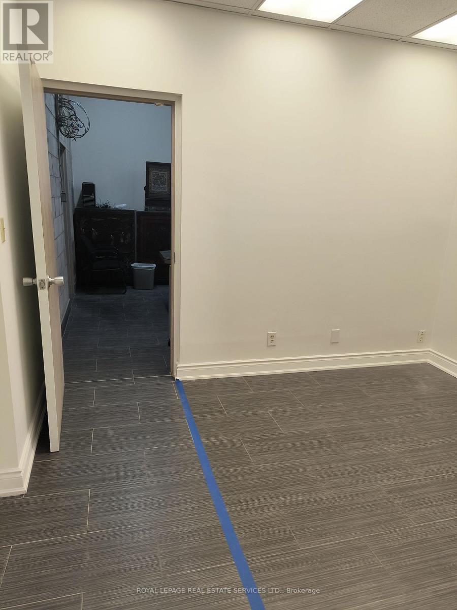 












3 - 12 UPJOHN ROAD

,
Toronto,




Ontario
M3B2V9

