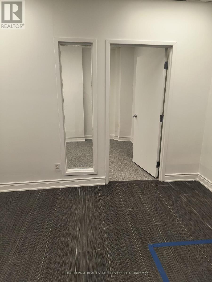 












3 - 12 UPJOHN ROAD

,
Toronto,




Ontario
M3B2V9

