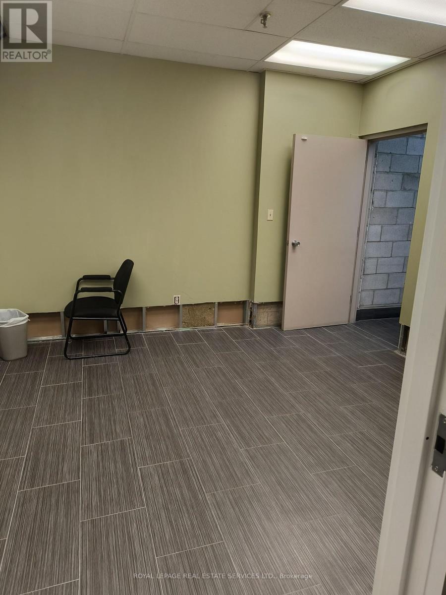 












3 - 12 UPJOHN ROAD

,
Toronto,




Ontario
M3B2V9

