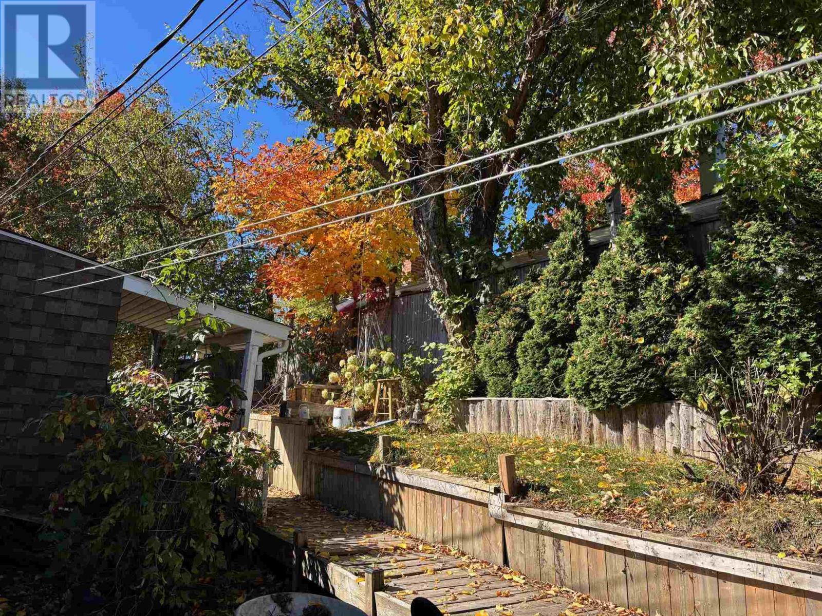 












30 Denison RD

,
Elliot Lake,




Ontario
P5A1L7

