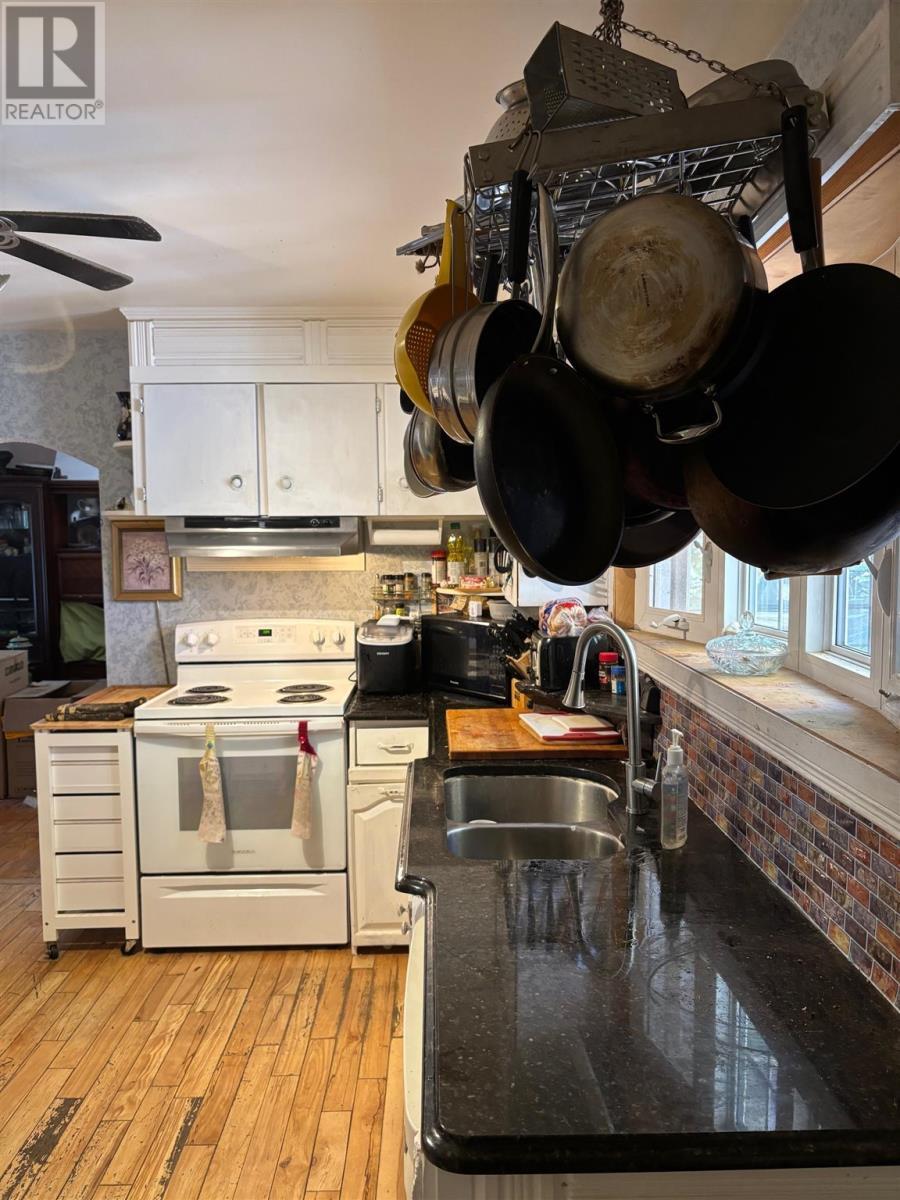 












30 Denison RD

,
Elliot Lake,




Ontario
P5A1L7

