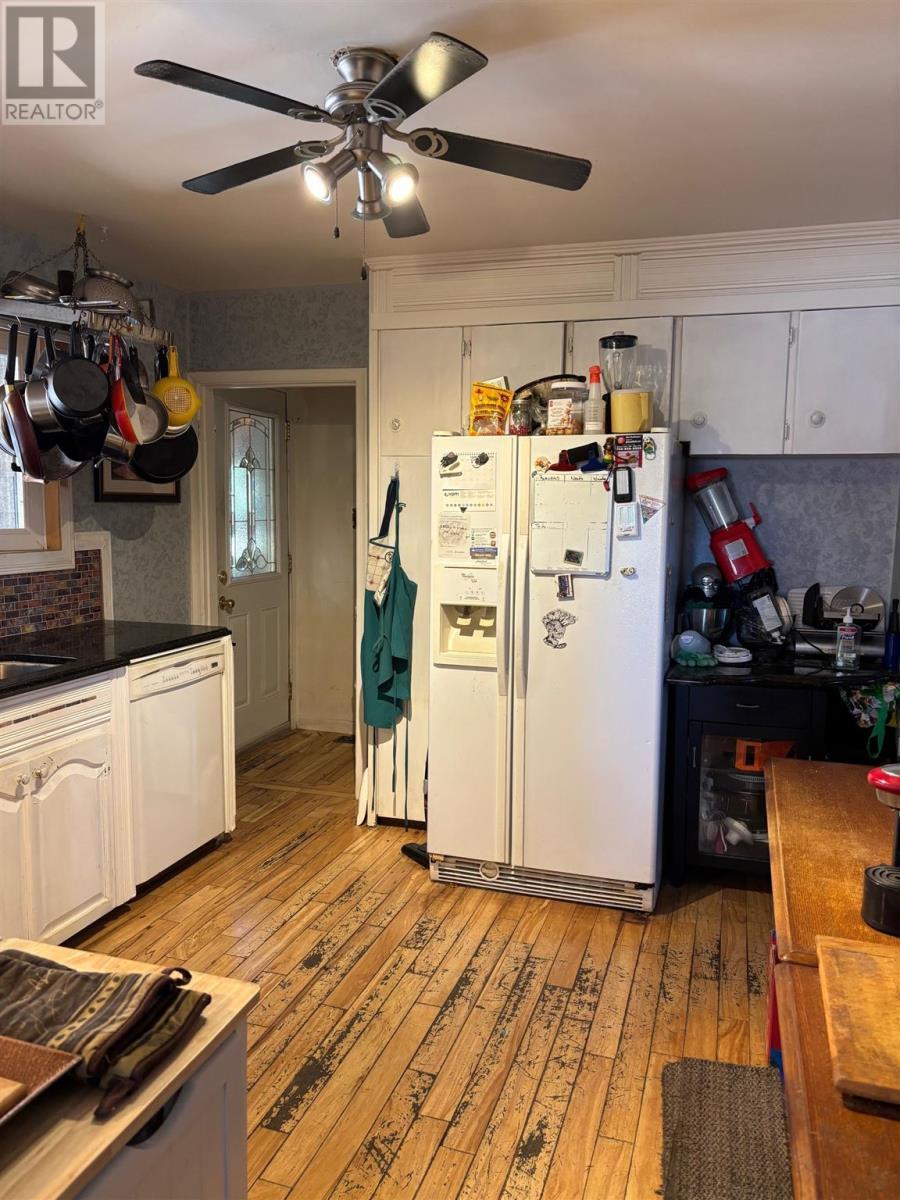 












30 Denison RD

,
Elliot Lake,




Ontario
P5A1L7

