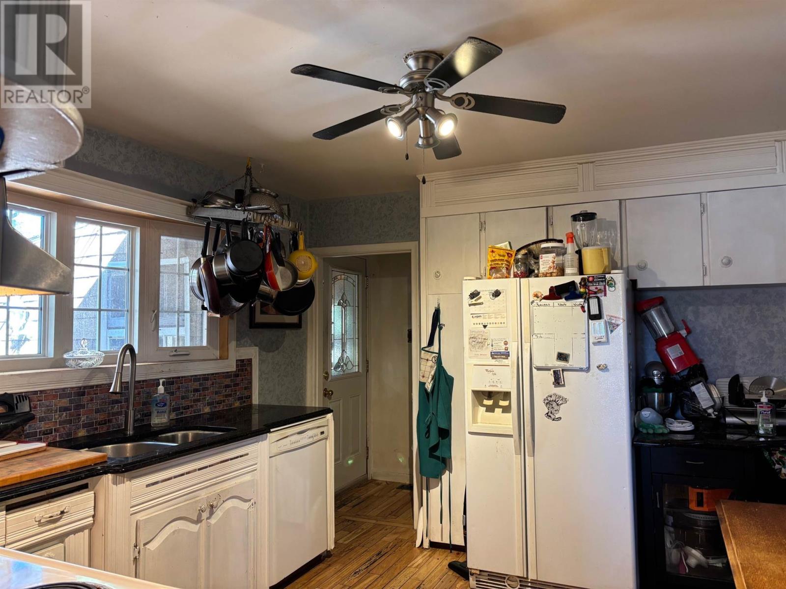 












30 Denison RD

,
Elliot Lake,




Ontario
P5A1L7

