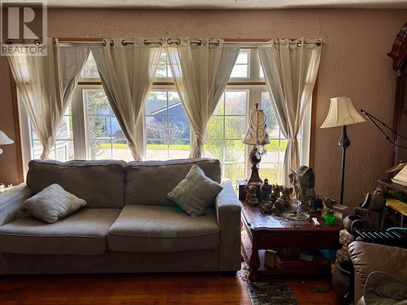 












30 Denison RD

,
Elliot Lake,




Ontario
P5A1L7

