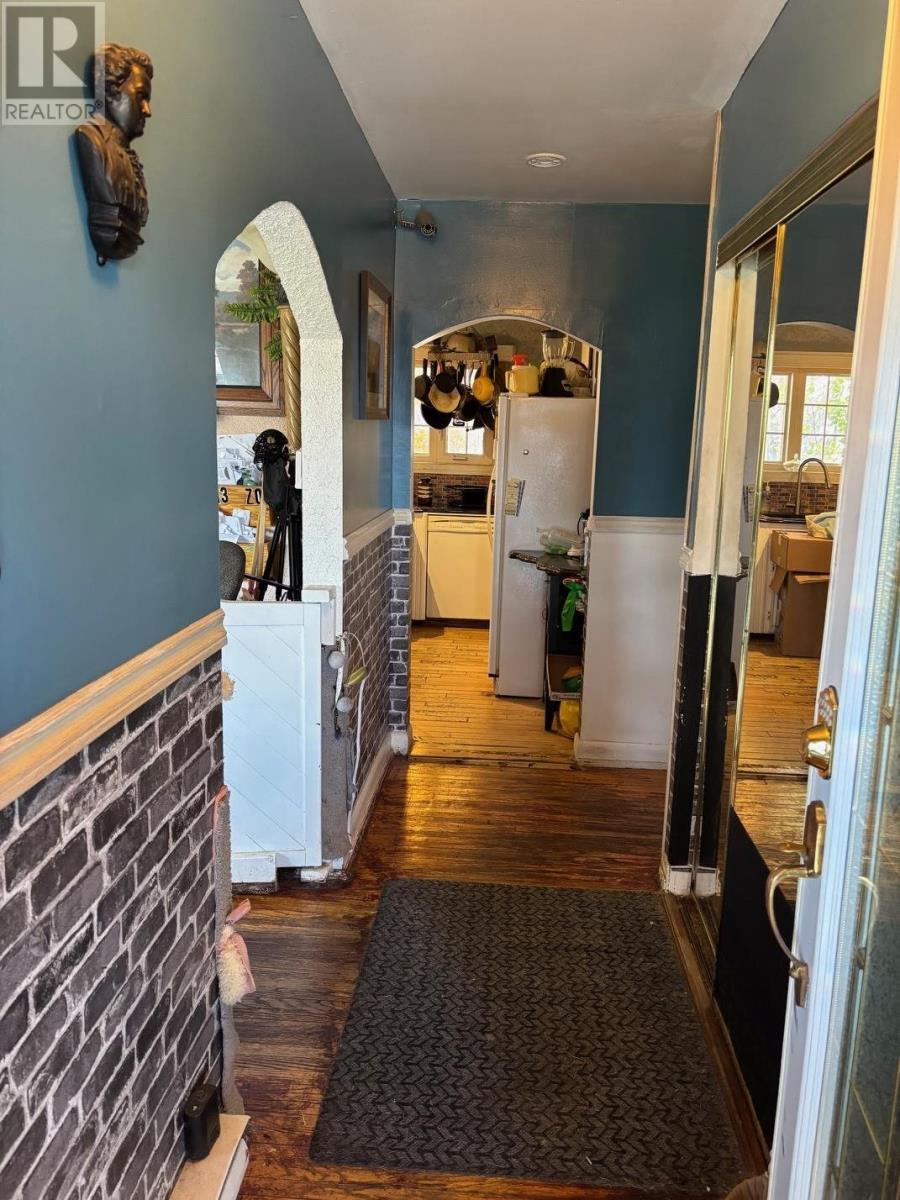 












30 Denison RD

,
Elliot Lake,




Ontario
P5A1L7

