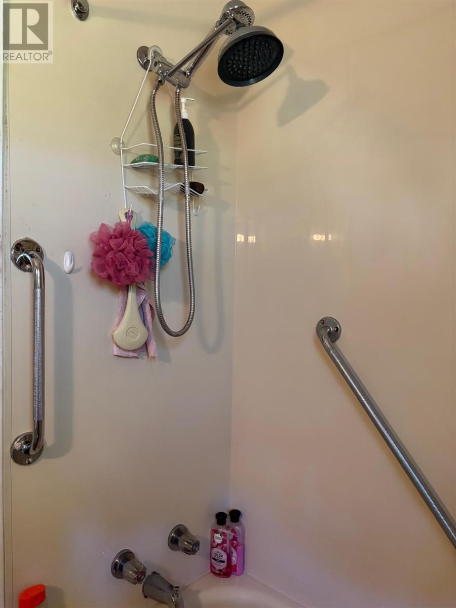 












30 Denison RD

,
Elliot Lake,




Ontario
P5A1L7

