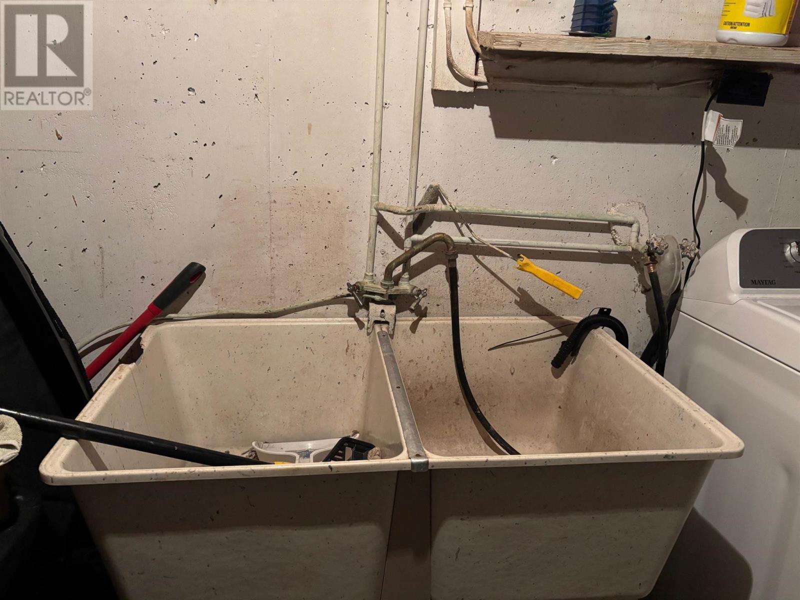 












30 Denison RD

,
Elliot Lake,




Ontario
P5A1L7

