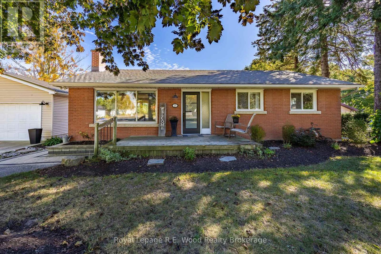 












27 NORTH STREET W

,
Tillsonburg,




Ontario
N4G1B9

