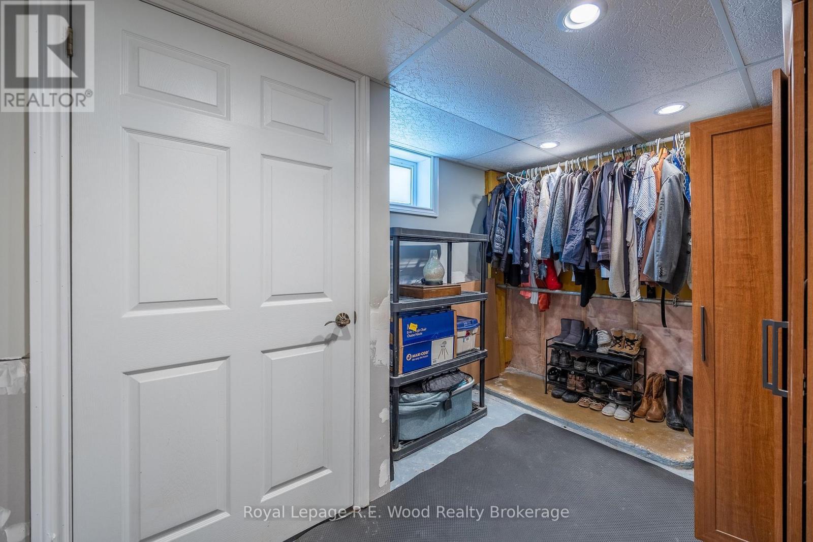 












27 NORTH STREET W

,
Tillsonburg,




Ontario
N4G1B9

