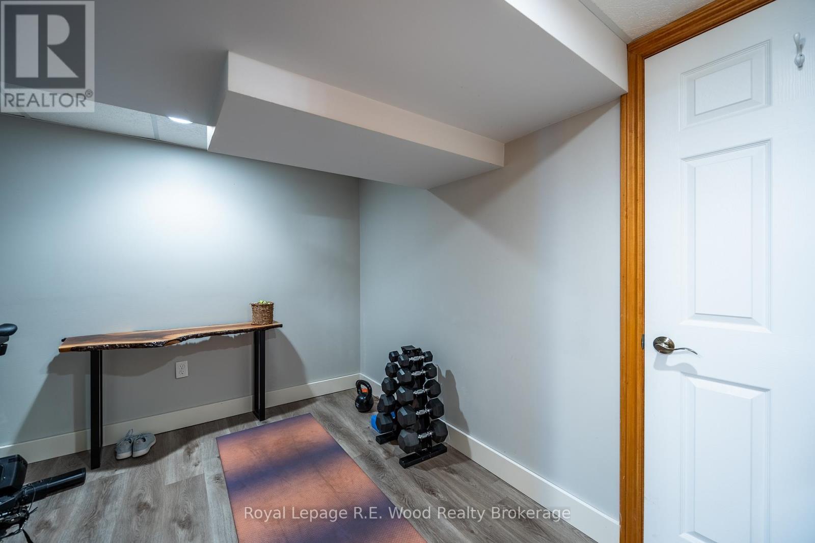 












27 NORTH STREET W

,
Tillsonburg,




Ontario
N4G1B9

