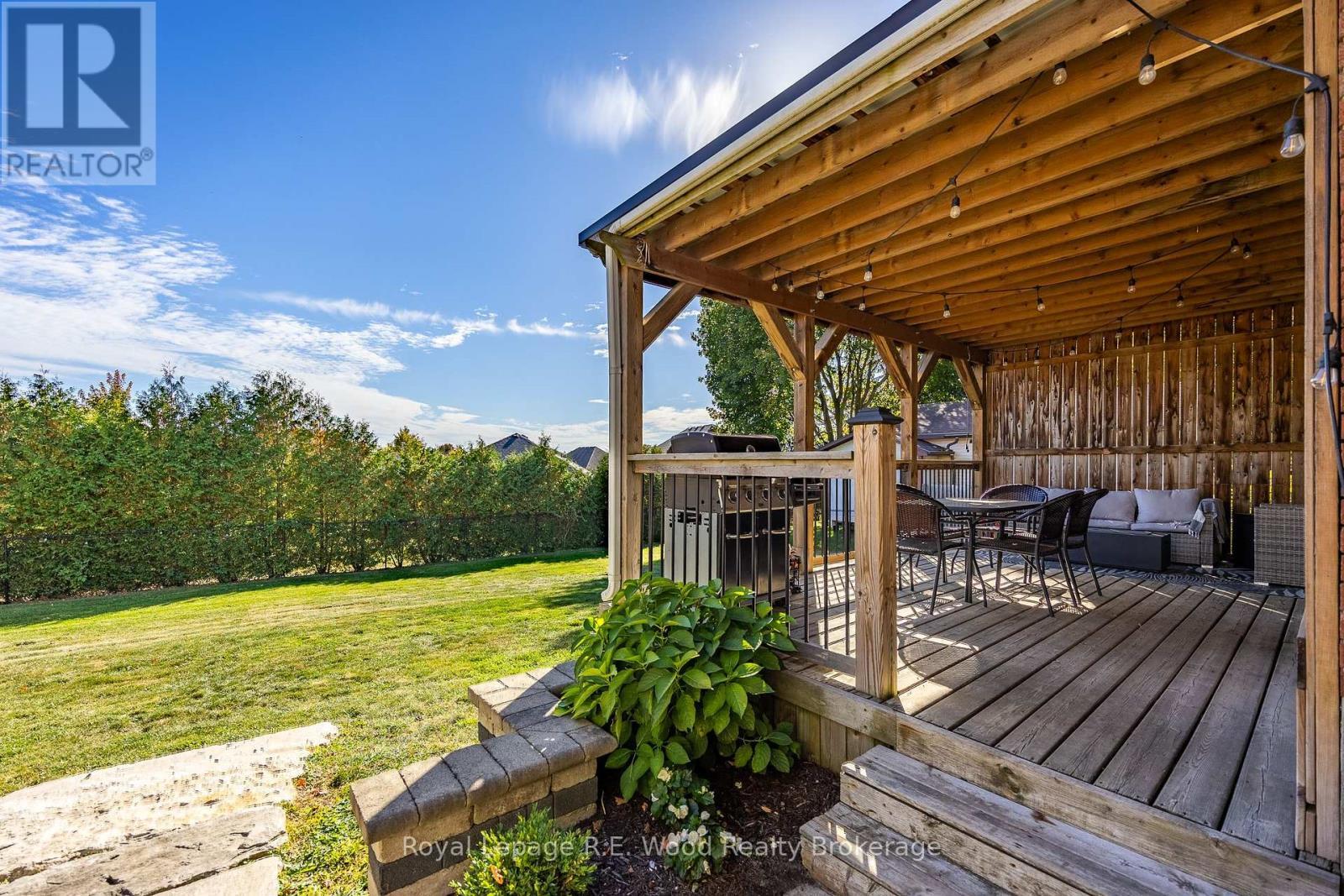 












27 NORTH STREET W

,
Tillsonburg,




Ontario
N4G1B9

