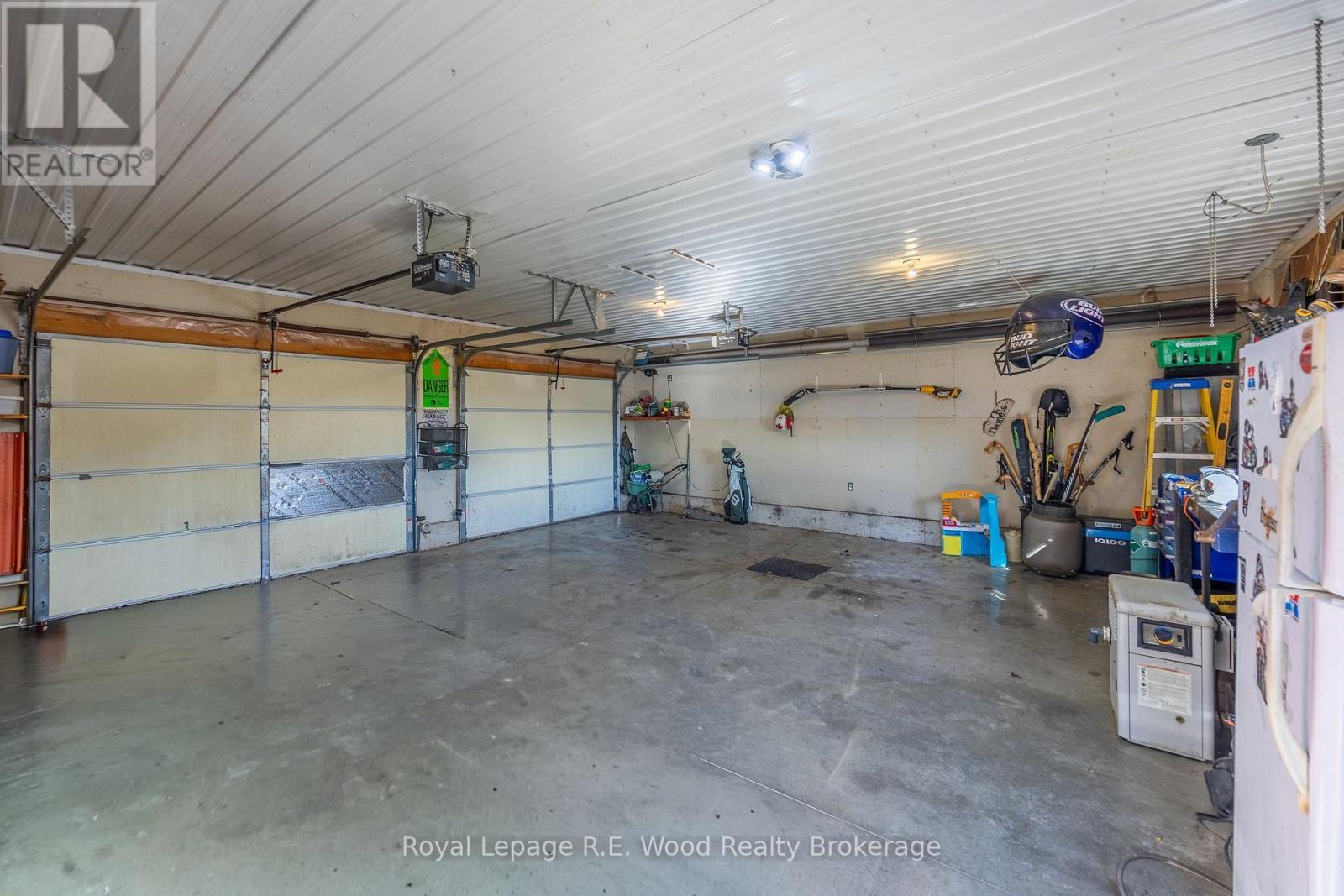 












27 NORTH STREET W

,
Tillsonburg,




Ontario
N4G1B9

