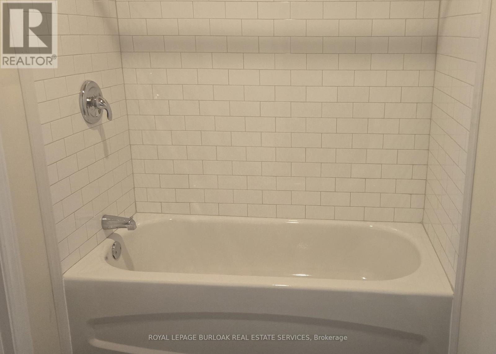 












469-471 PELISSIER STREET

,
Windsor,




Ontario
N9A4L2

