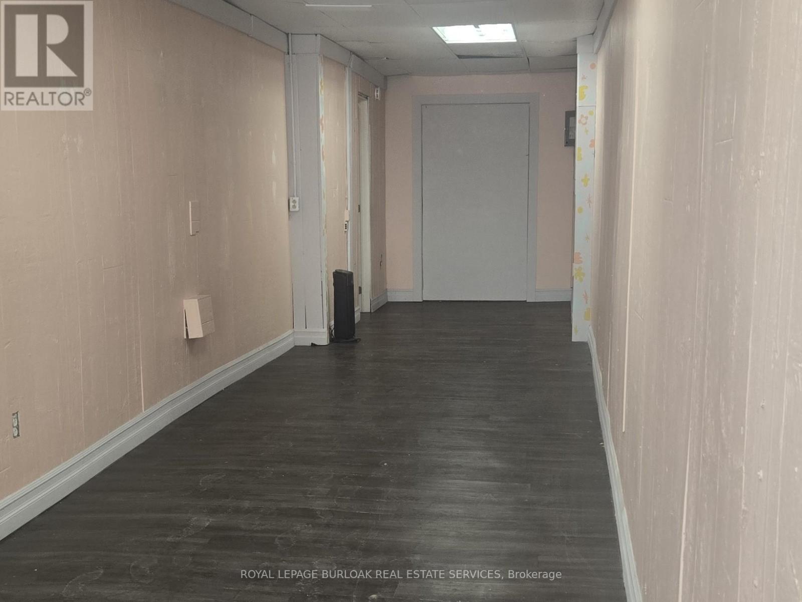 












469-471 PELISSIER STREET

,
Windsor,




Ontario
N9A4L2

