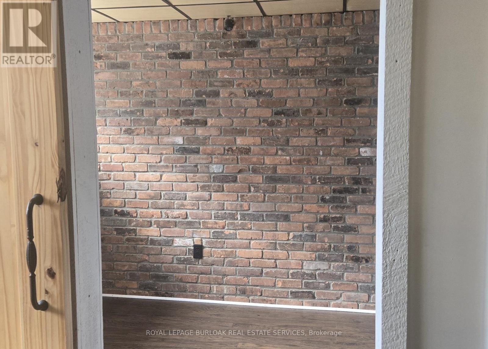 












469-471 PELISSIER STREET

,
Windsor,




Ontario
N9A4L2

