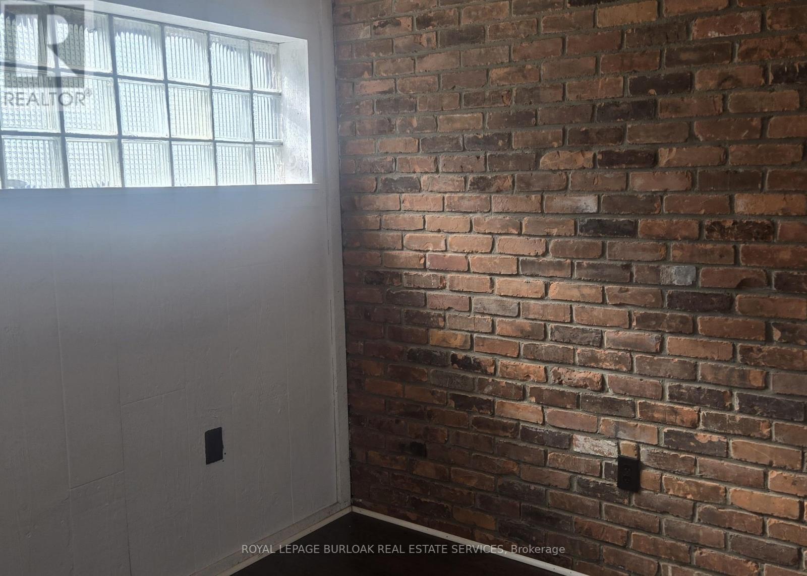 












469-471 PELISSIER STREET

,
Windsor,




Ontario
N9A4L2

