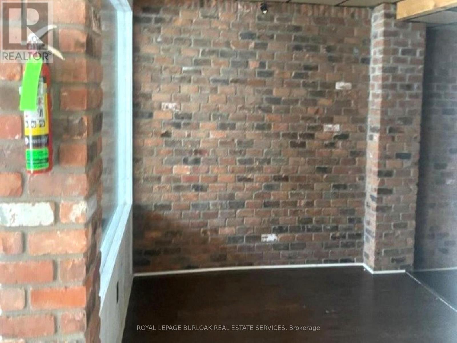 












469-471 PELISSIER STREET

,
Windsor,




Ontario
N9A4L2

