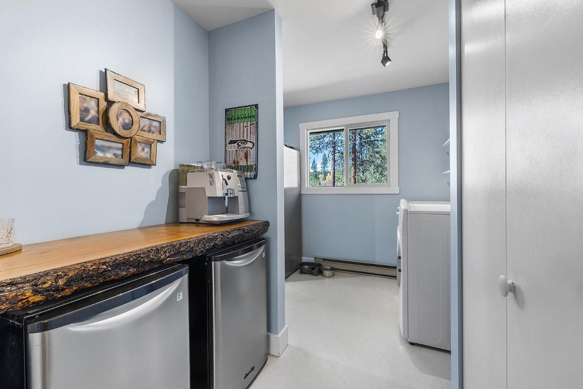 









7502


Highway 95A

,
Kimberley,




BC
V1A 3L4

