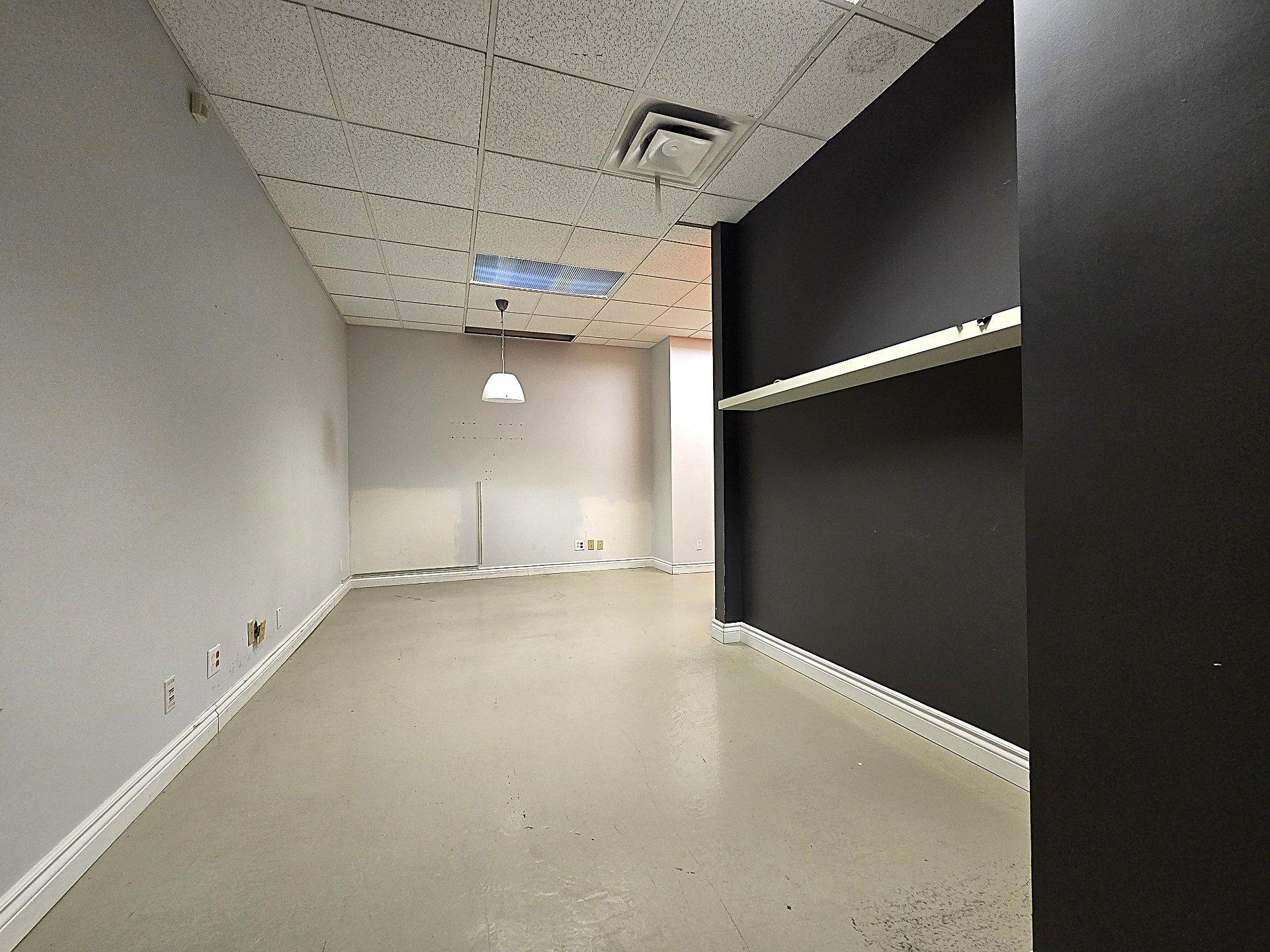 









515


Boul. de la Concorde O.

, 200,
Laval (Laval-des-Rapides),




QC
H7N5L9

