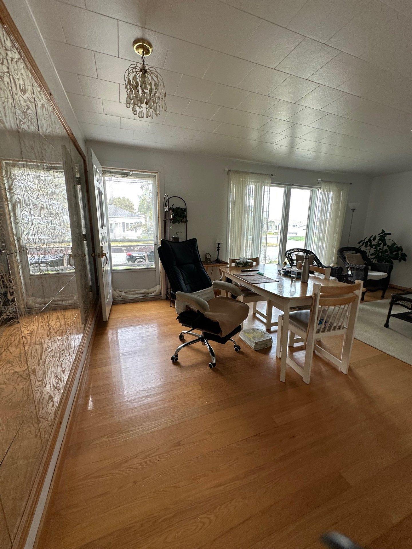 









6

 - 8


Rue St-Isidore E.

,
Ville-Marie,




QC
J9V1H4

