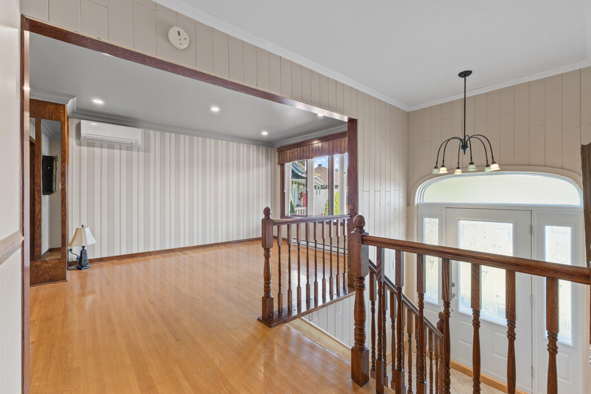 









205


Place de Plaisance

,
Laval (Auteuil),




QC
H7K1C1

