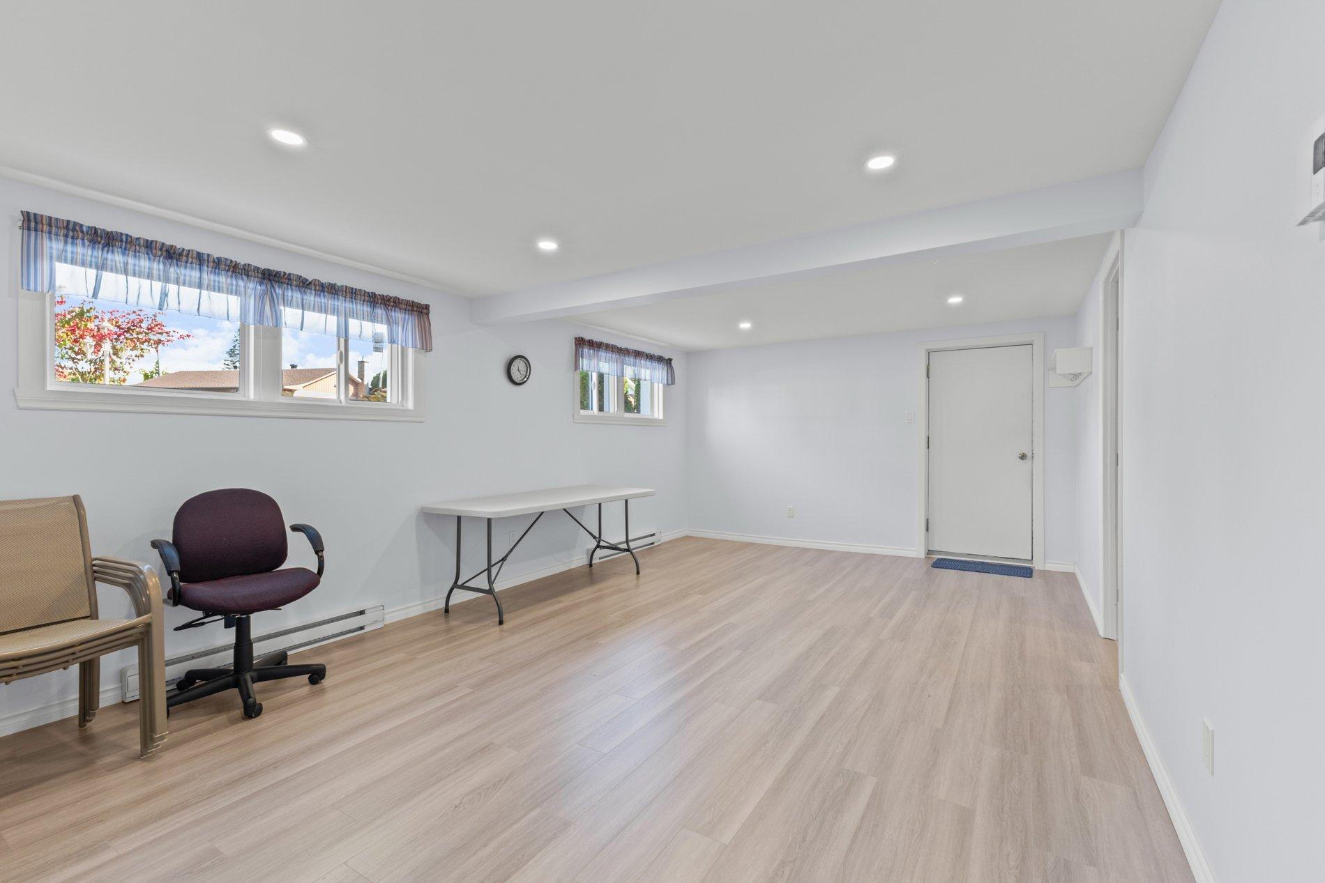 









205


Place de Plaisance

,
Laval (Auteuil),




QC
H7K1C1

