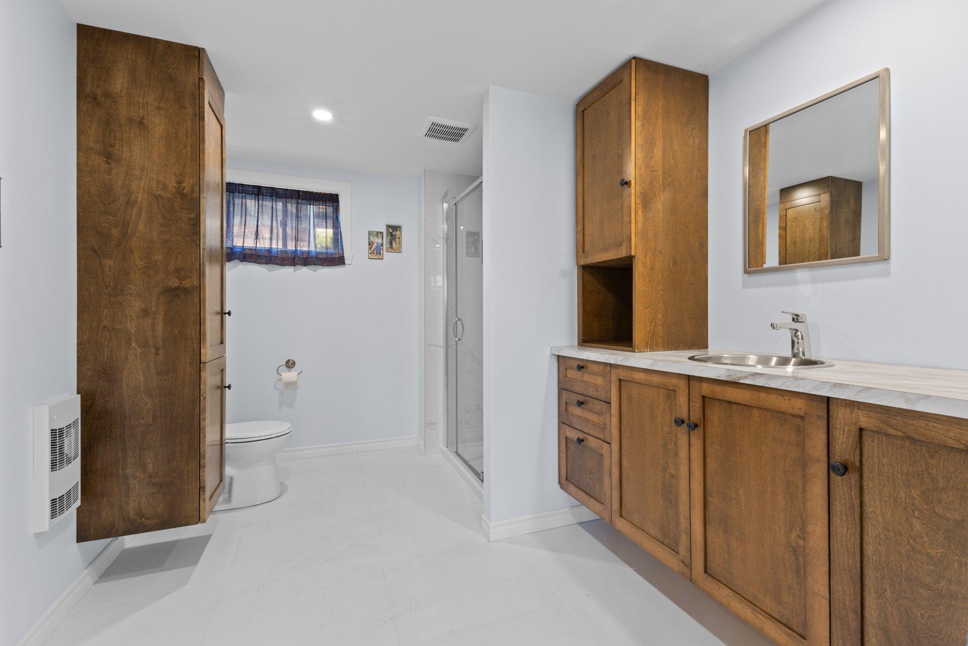 









205


Place de Plaisance

,
Laval (Auteuil),




QC
H7K1C1

