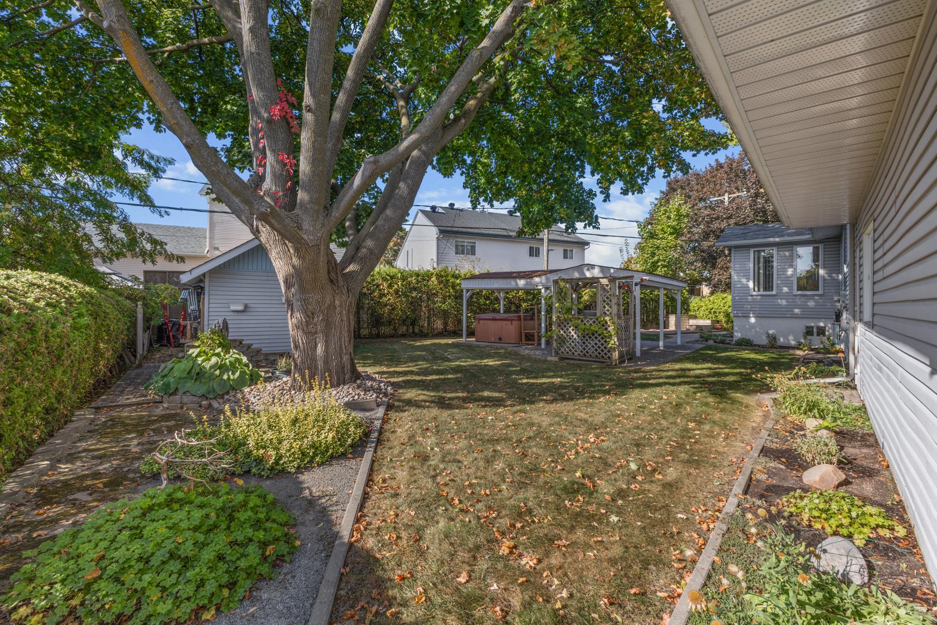 









205


Place de Plaisance

,
Laval (Auteuil),




QC
H7K1C1

