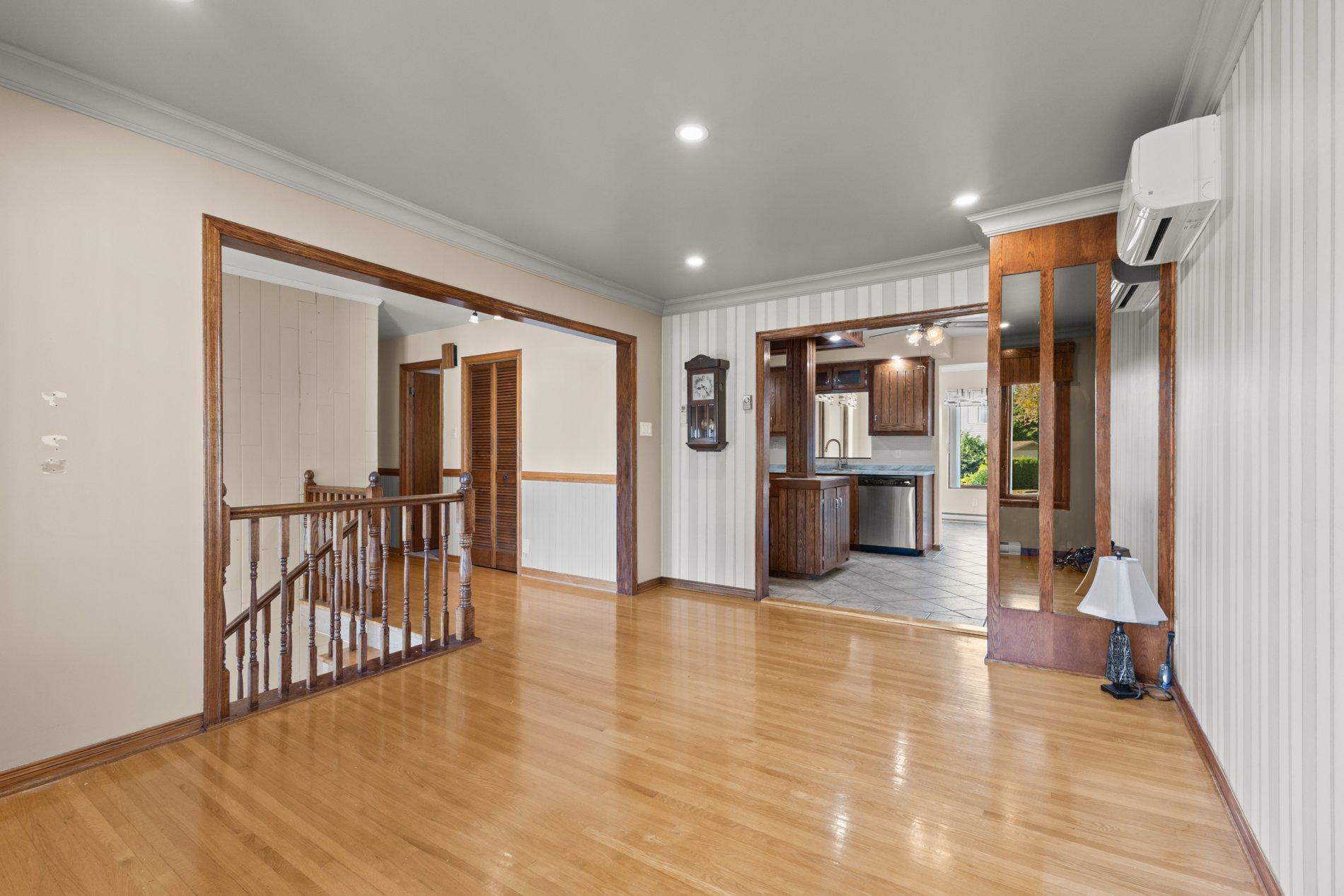 









205


Place de Plaisance

,
Laval (Auteuil),




QC
H7K1C1

