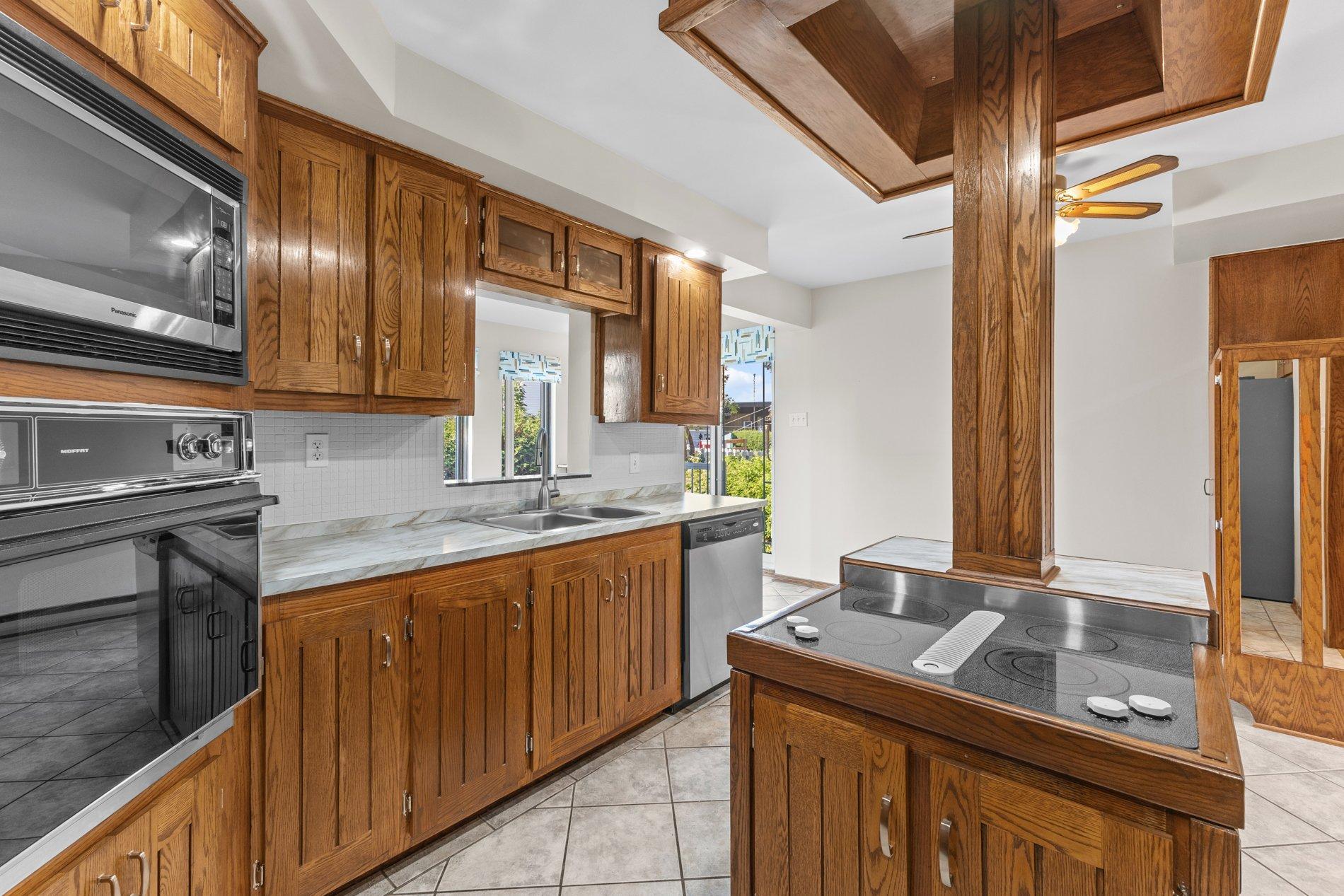 









205


Place de Plaisance

,
Laval (Auteuil),




QC
H7K1C1

