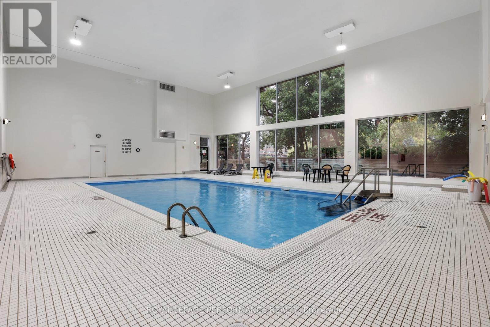 












412 - 280 BRITTANY DRIVE

,
Ottawa,




Ontario
K1K4M4

