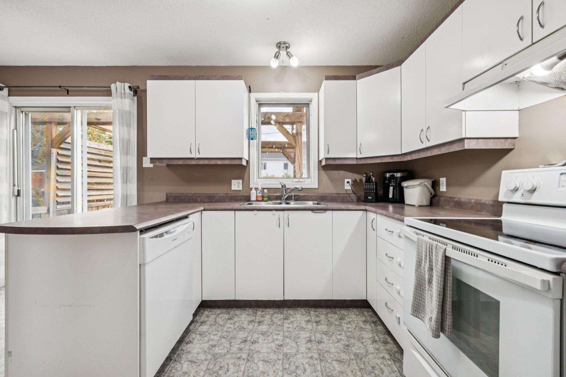 









266


Rue des Bouleaux

,
Gatineau (Masson-Angers),




QC
J8M2B3

