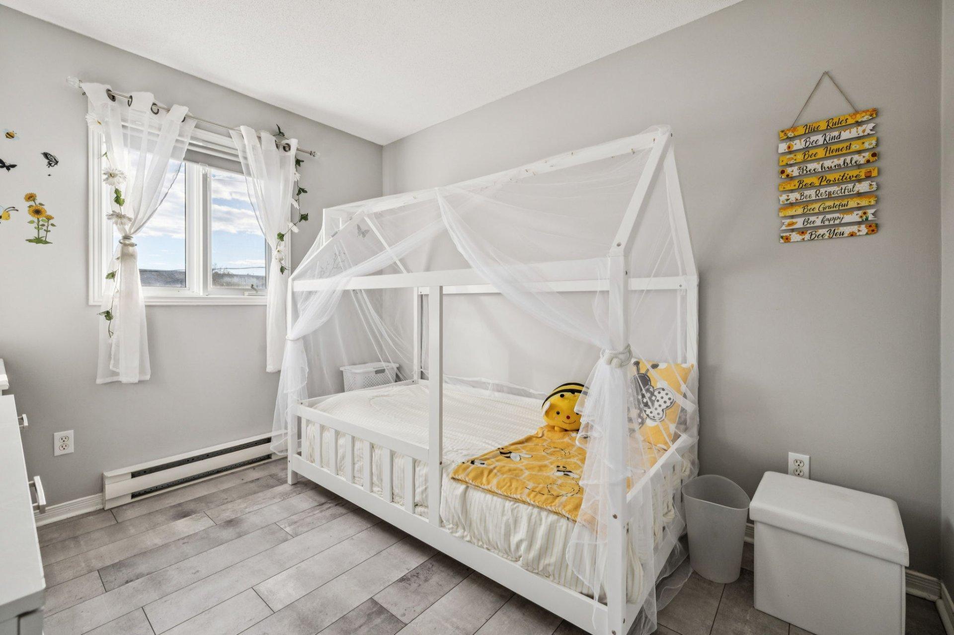









266


Rue des Bouleaux

,
Gatineau (Masson-Angers),




QC
J8M2B3

