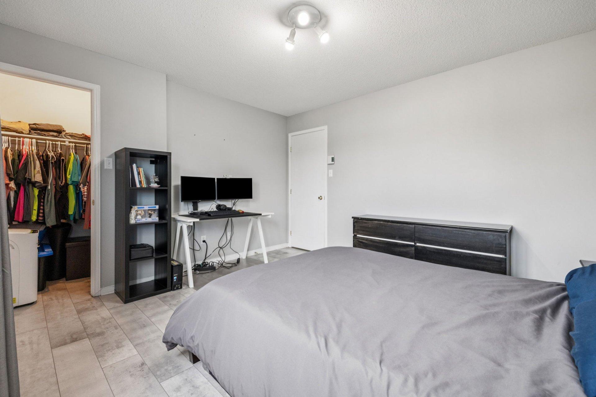 









266


Rue des Bouleaux

,
Gatineau (Masson-Angers),




QC
J8M2B3

