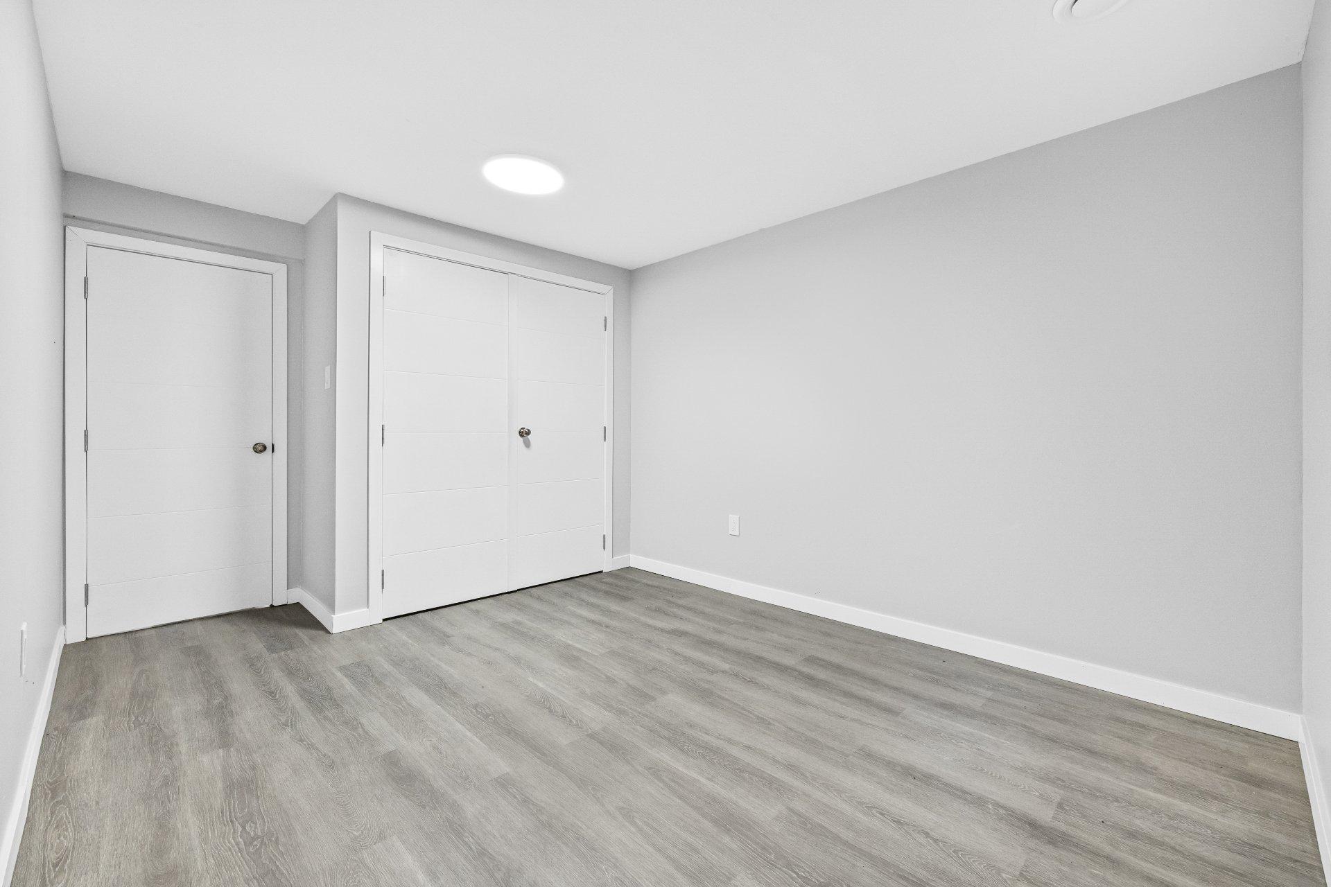 









3162Z


Rue Pine Tree

,
Saint-Lazare,




QC
J7T2J3

