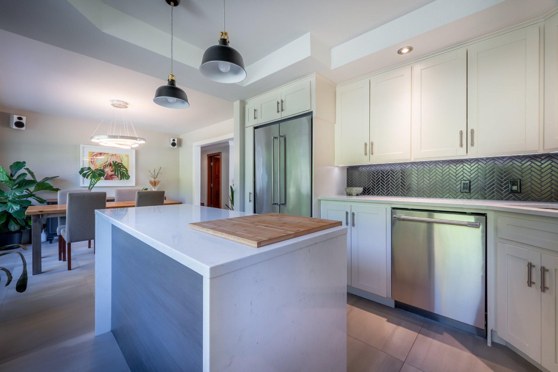 









1123


Ch. de la Montagne

,
Mont-Saint-Hilaire,




QC
J3G4S6

